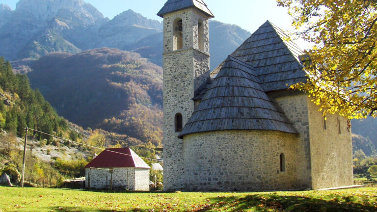 Visit Albania - Theth